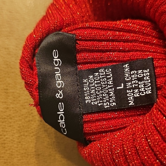 Cable & Gauge Red Sleeveless Metallic Knit Top - Picture 9 of 10